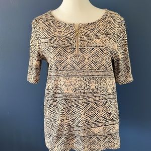 Rafaella 1/4, zip Tee, tan/black, golden zipper, snug sleeves, block print, chic